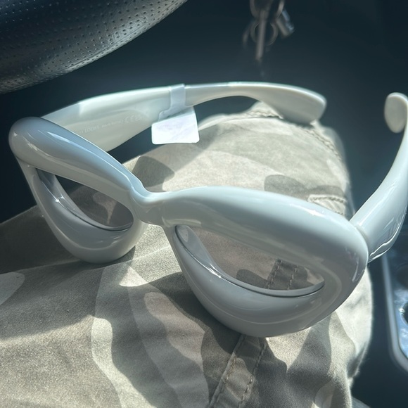 BRAND NEW Loewe woman’s cat eye sunglasses